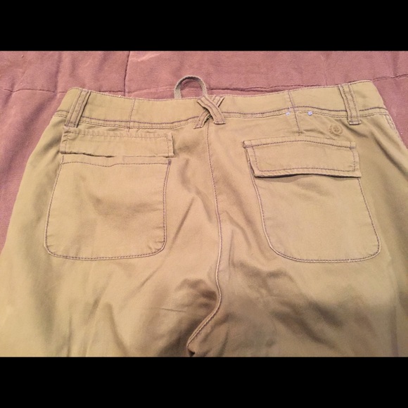Izod green pants size 10 crop-able - Picture 3 of 4